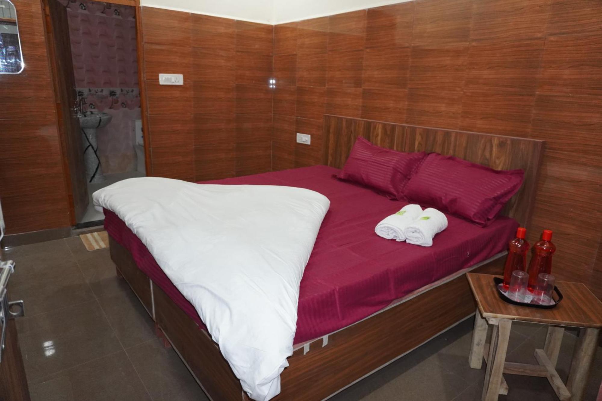 Hotel Shree Radha Rani Dham, Near Iskcon And Prem Mandir Vrindāvan Exteriér fotografie