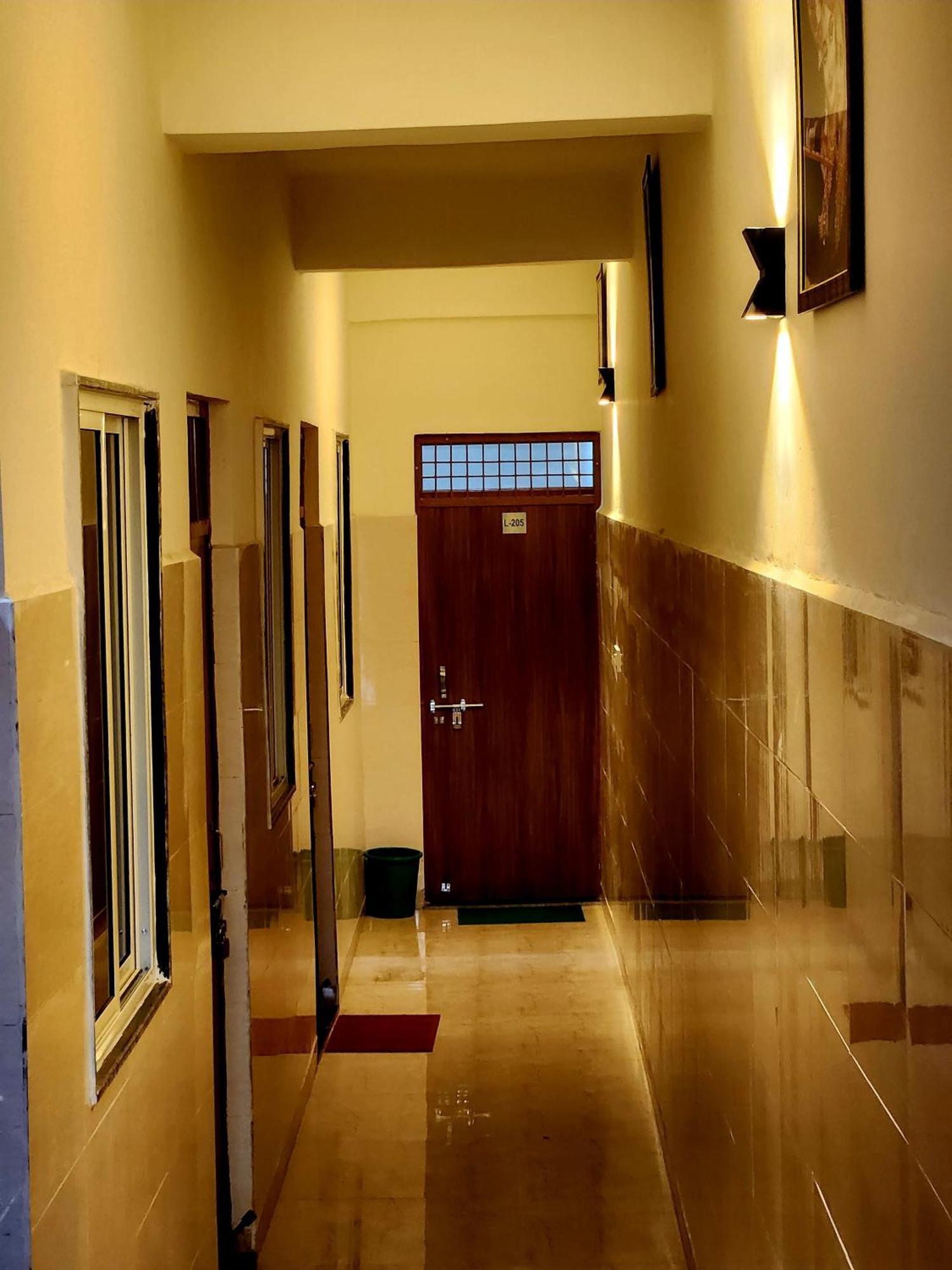 Hotel Shree Radha Rani Dham, Near Iskcon And Prem Mandir Vrindāvan Exteriér fotografie